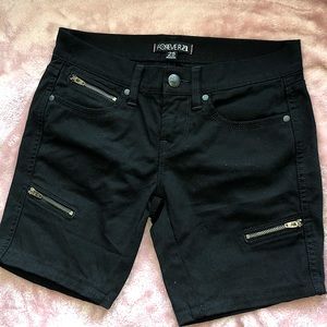 Forever21 Women’s Denim Black Shorts size 25